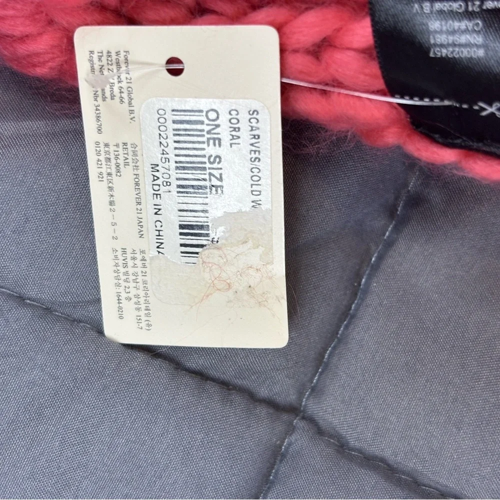 Forever 21 Coral Knit Scarf – One Size